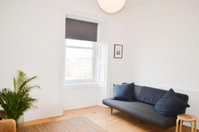 Modern 1 Bedroom Flat In the Heart of Edinburgh